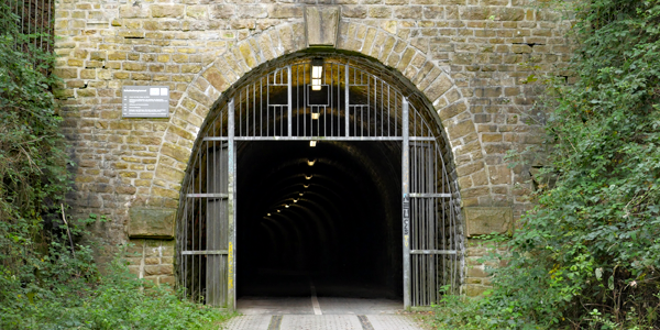 Östliches Portal des Schulenberg-Tunnels aus Sandstein